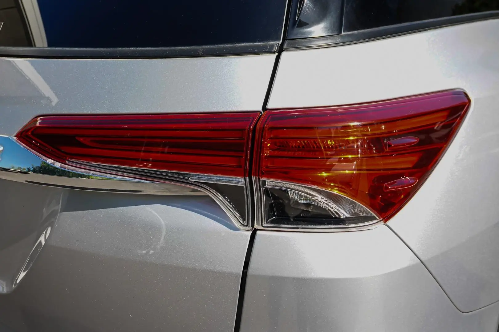 2016 Toyota Fortuner Gallery Image 14