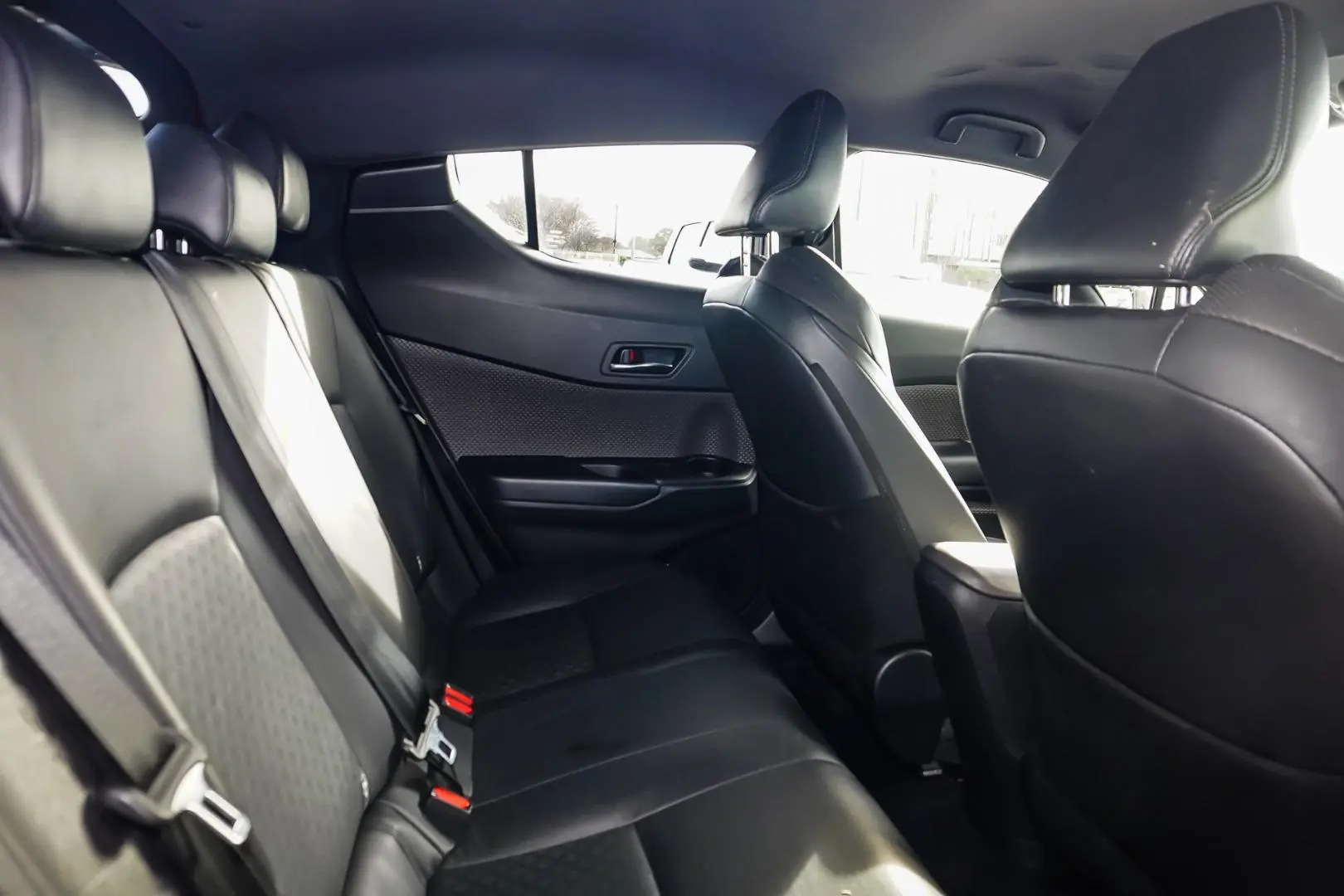 2020 Toyota C-HR Gallery Image 8