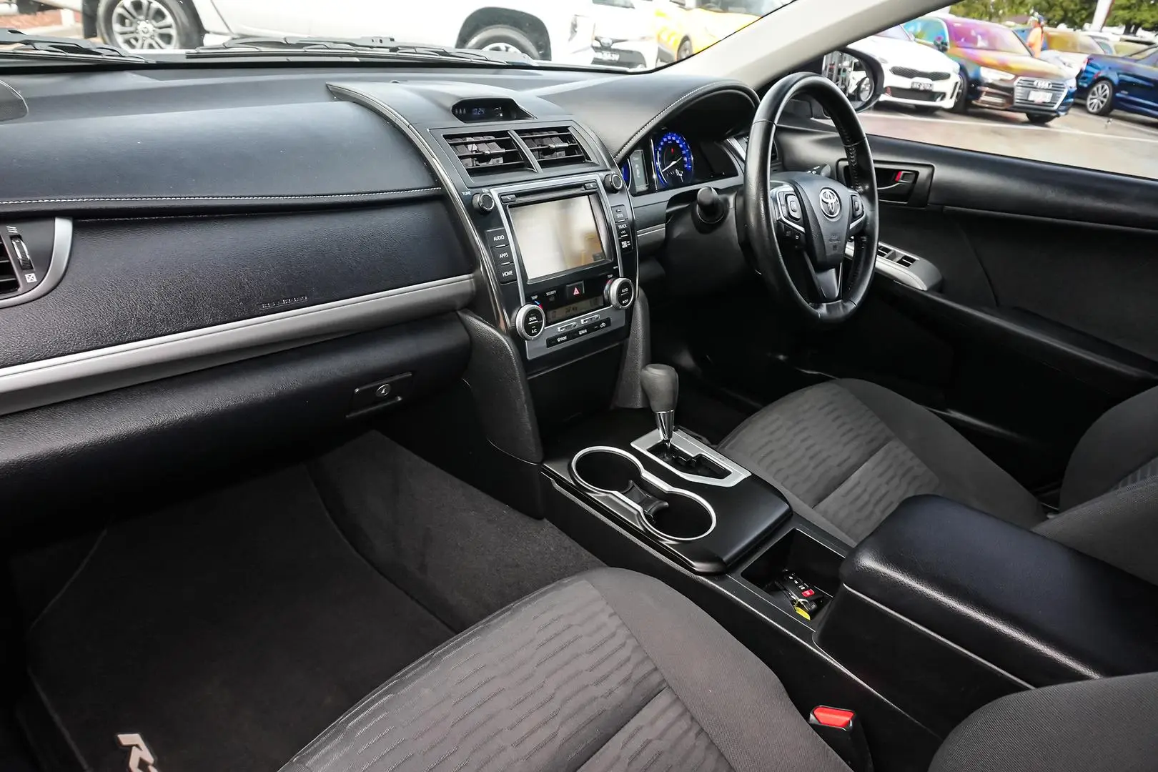 2017 Toyota Camry Gallery Image 12