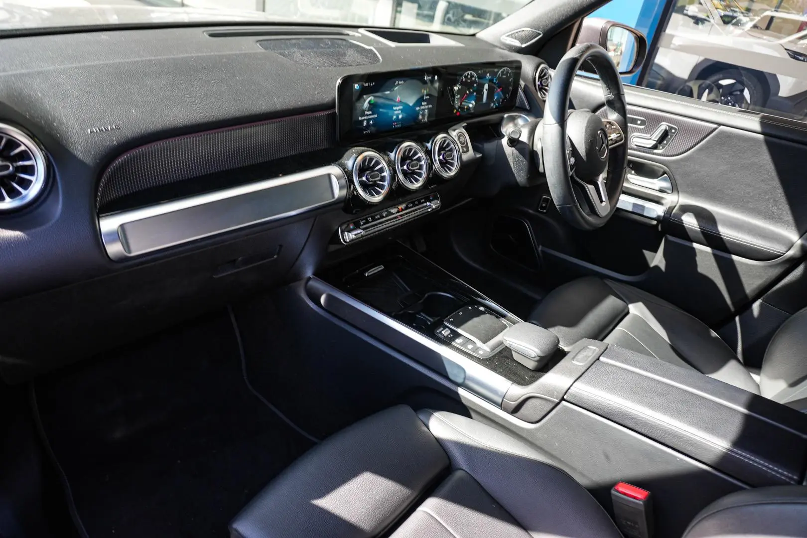 2021 Mercedes-Benz GLB-Class Gallery Image 10