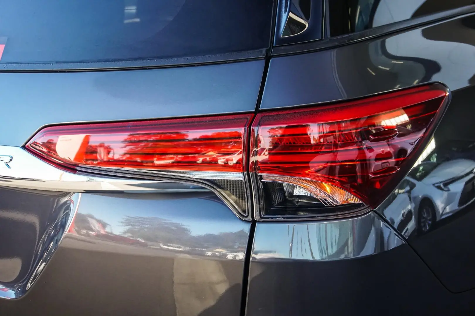 2018 Toyota Fortuner Gallery Image 14