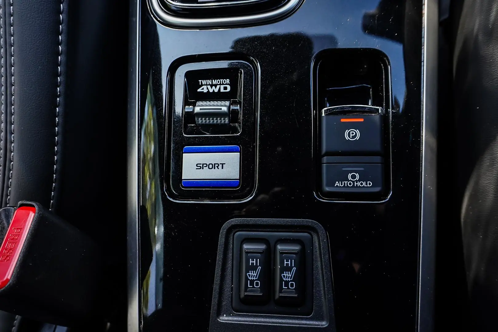 2021 Mitsubishi Outlander Gallery Image 25