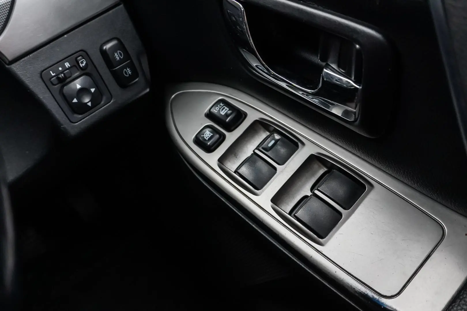 2018 Mitsubishi Pajero Gallery Image 22