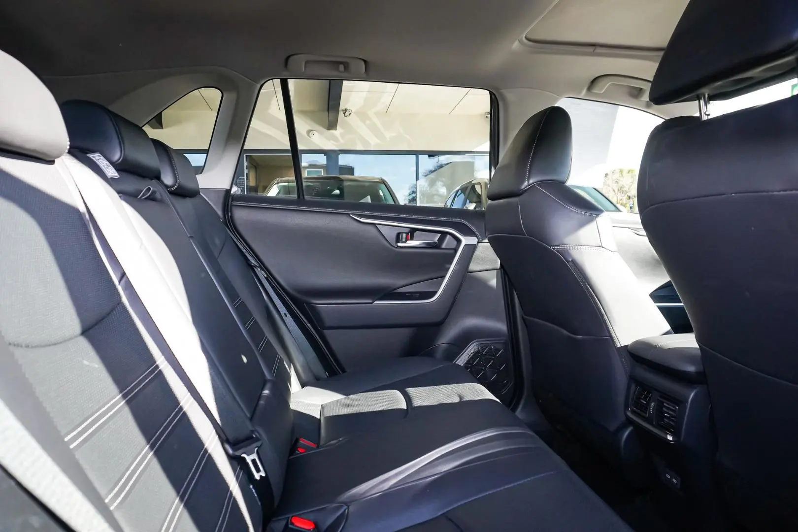 2024 Toyota RAV4 Gallery Image 6