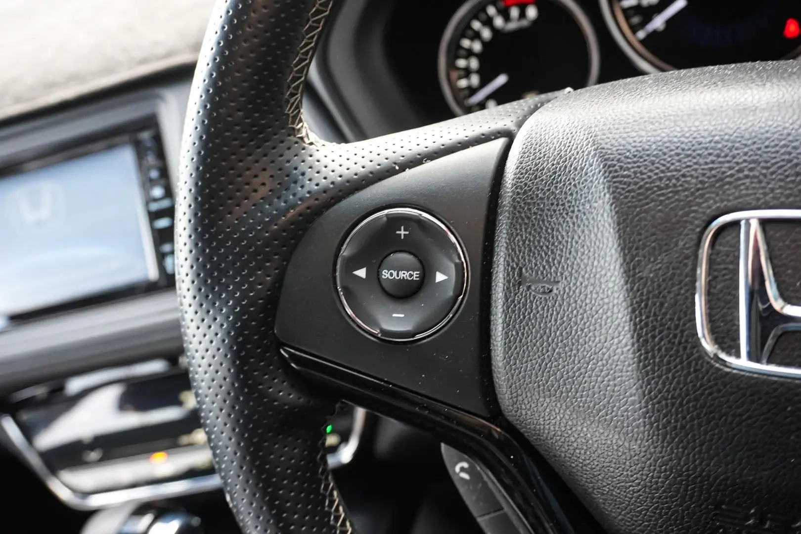 2017 Honda HR-V Gallery Image 19