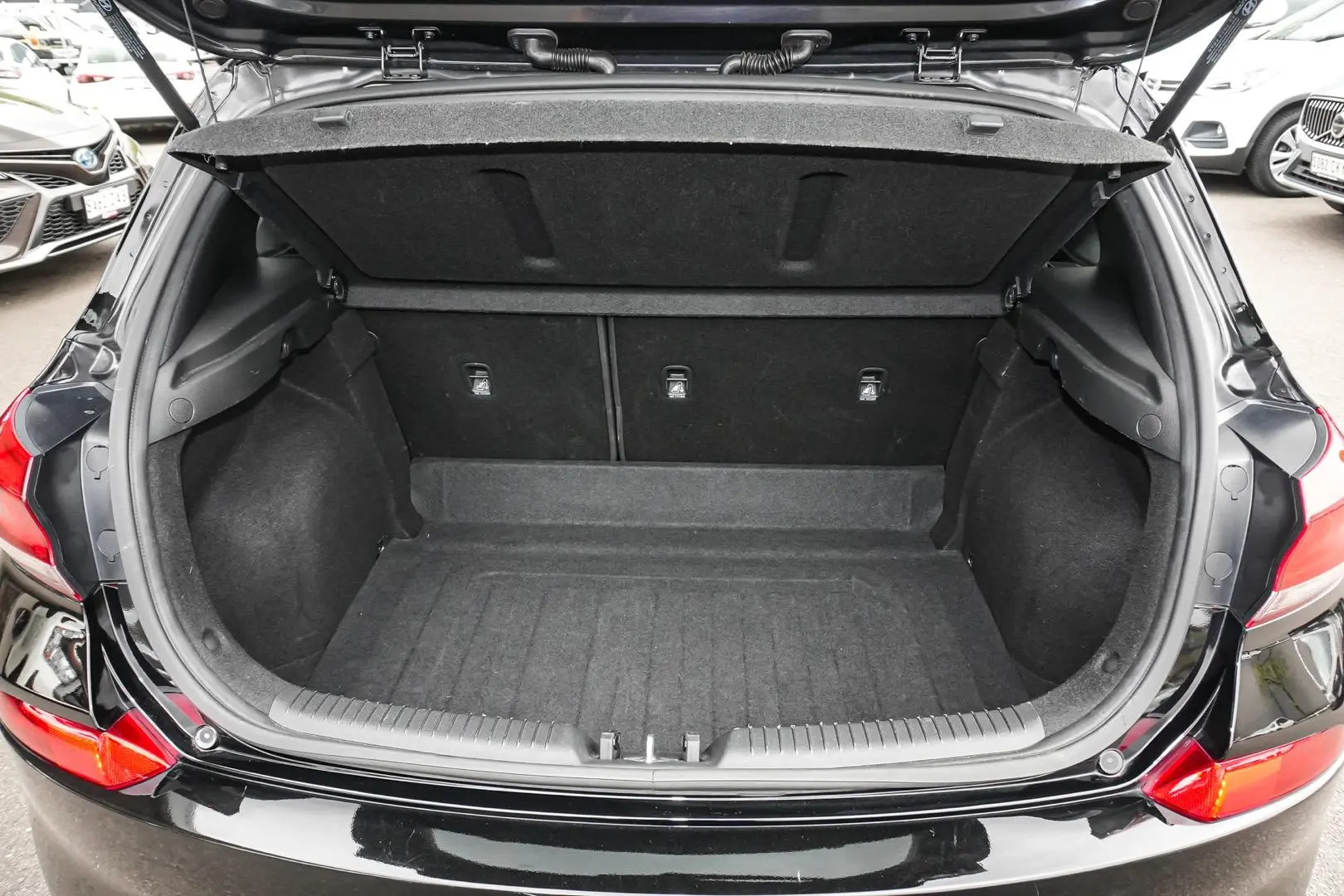 2017 Hyundai i30 Gallery Image 11