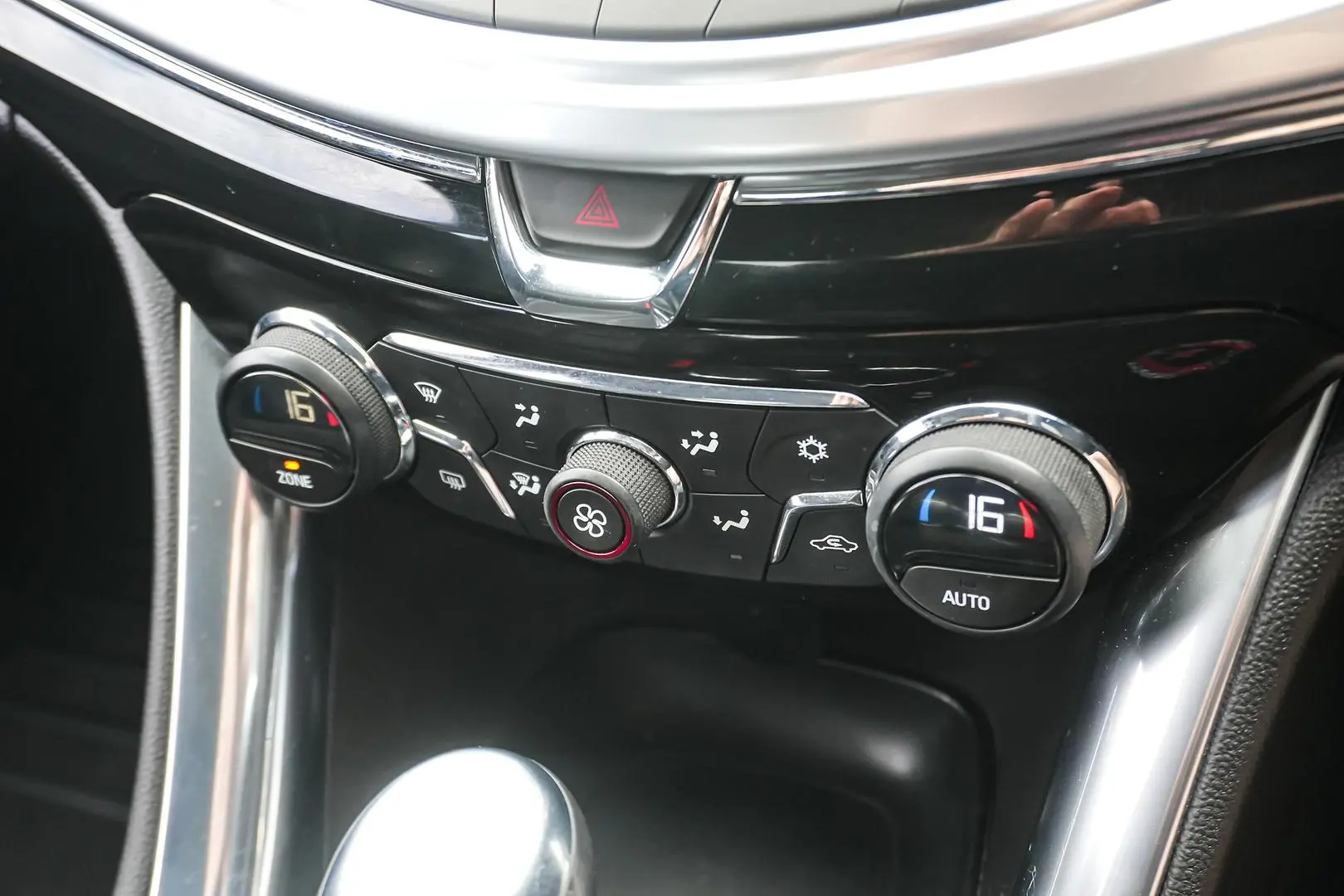 2017 Holden Commodore Gallery Image 25