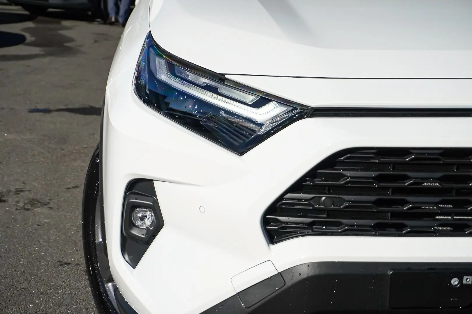2025 Toyota RAV4 Gallery Image 11