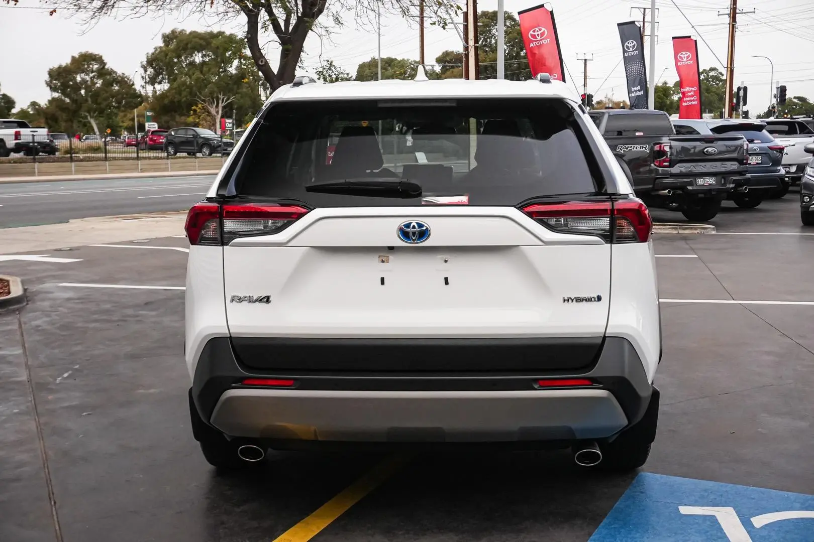 2022 Toyota RAV4 Gallery Image 6