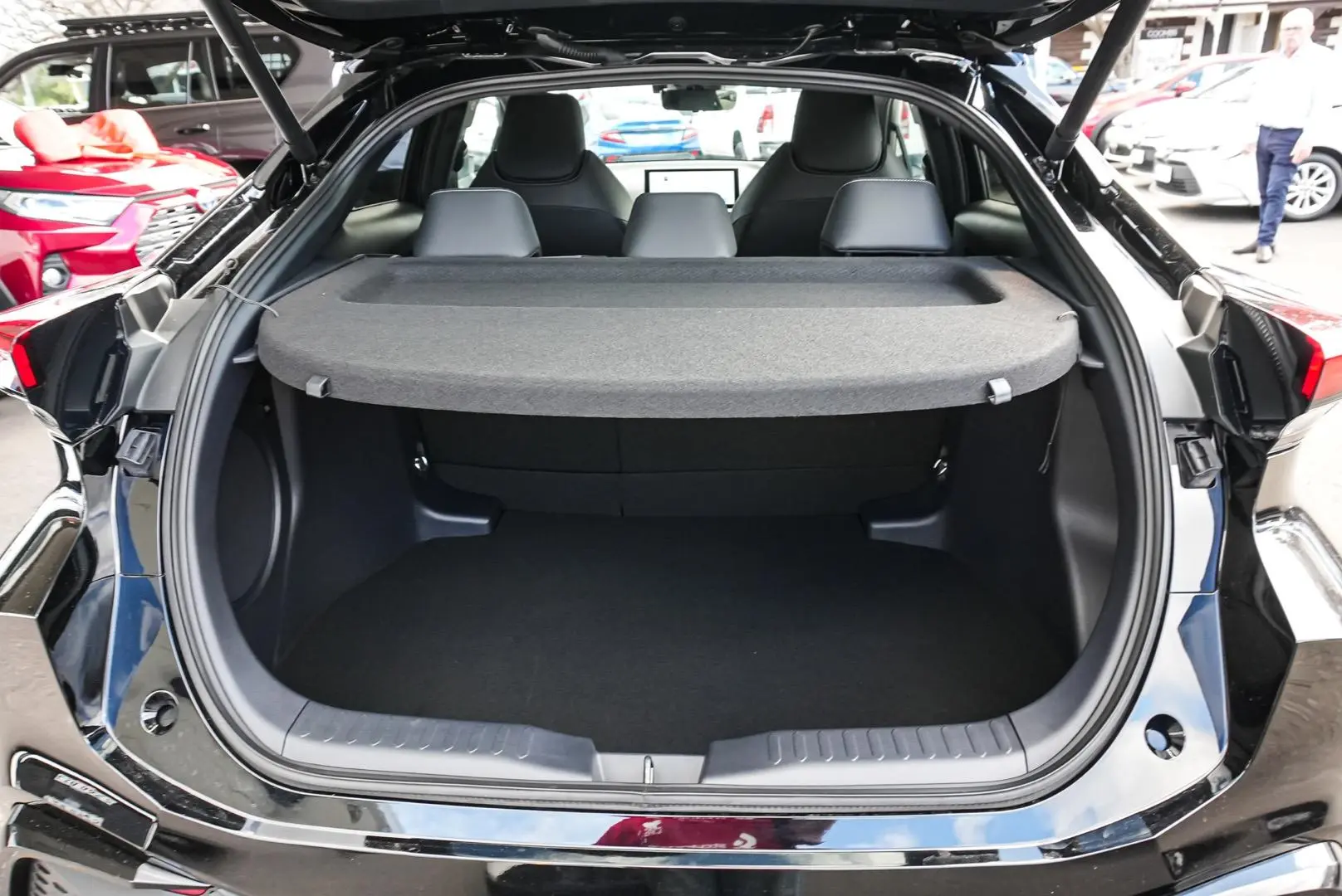 2023 Toyota C-HR Gallery Image 11