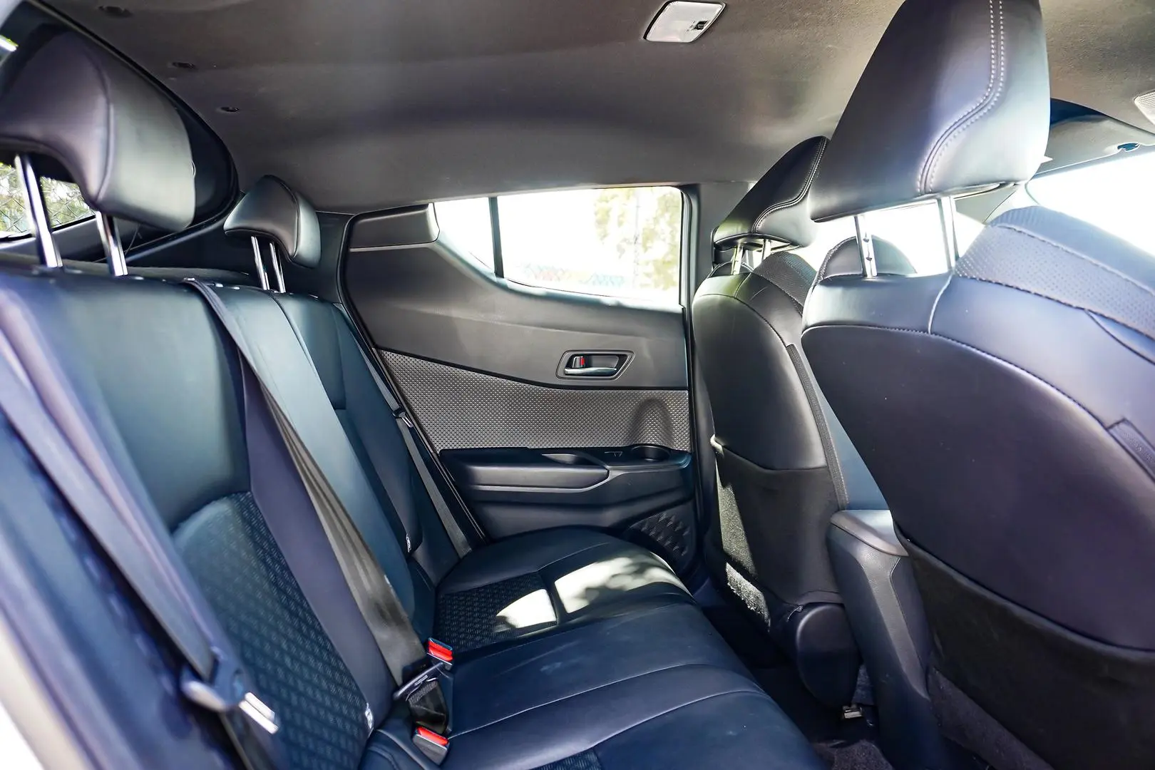 2023 Toyota C-HR Gallery Image 12