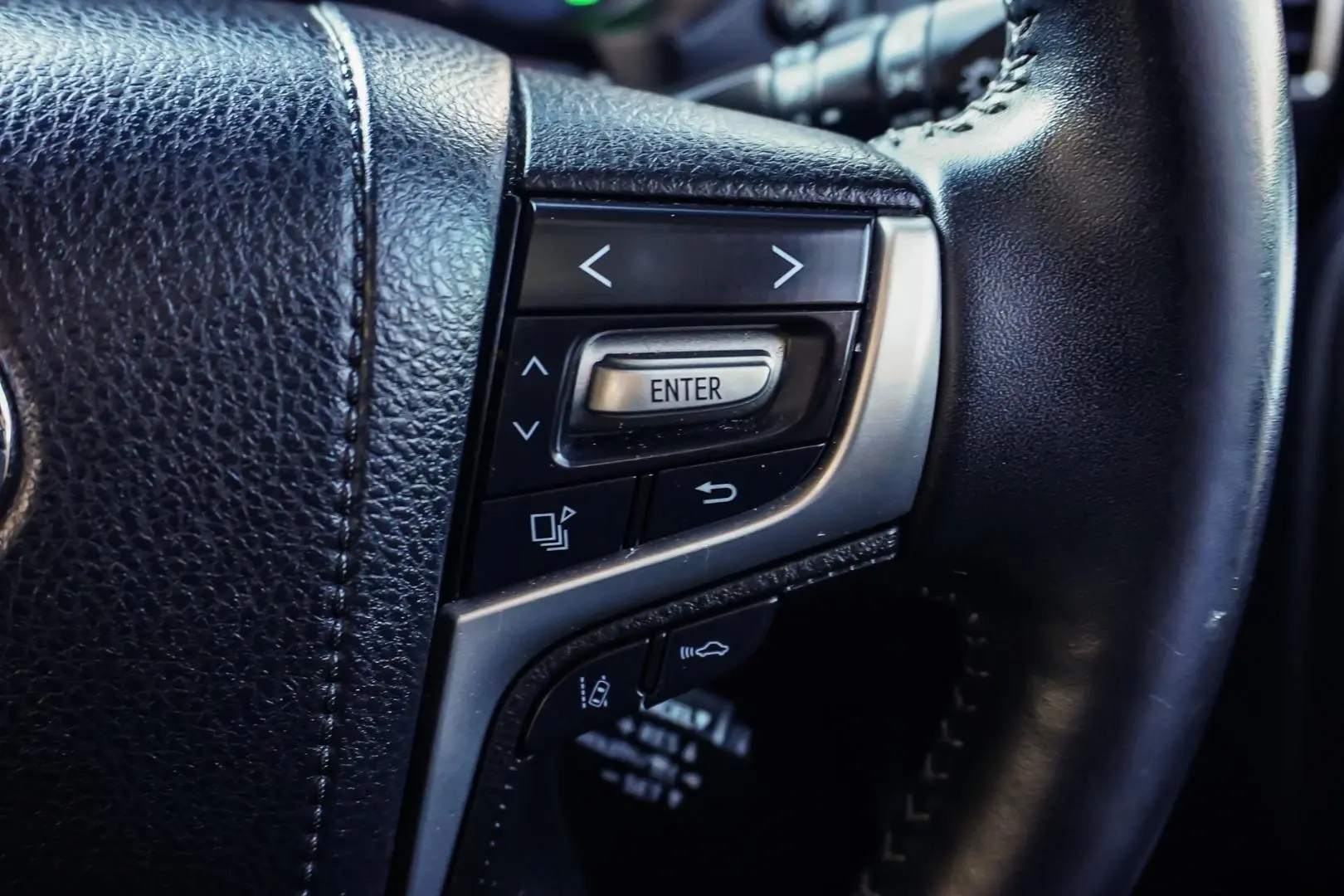 2018 Toyota Landcruiser Prado Gallery Image 23