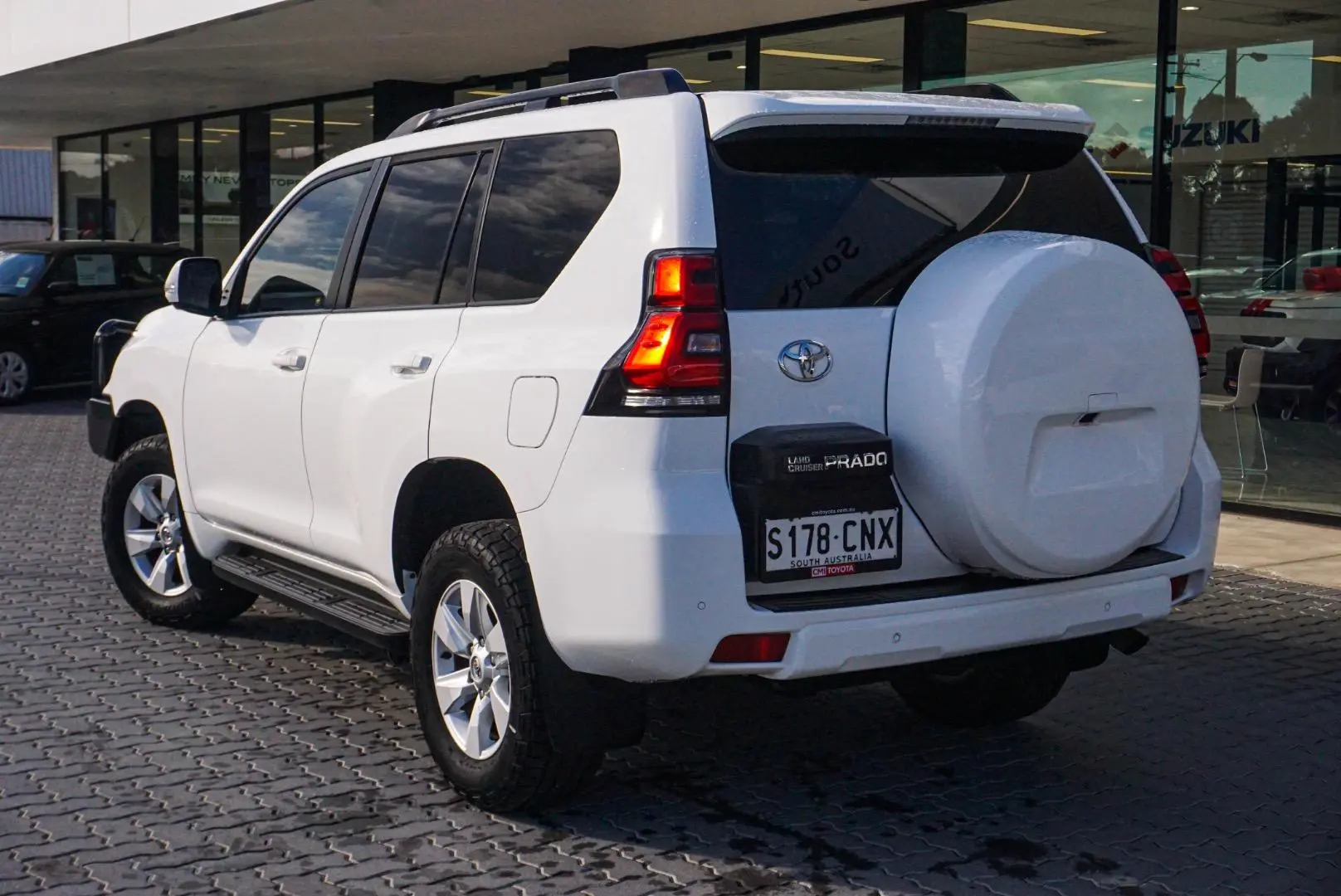 2021 Toyota Landcruiser Prado Gallery Image 3
