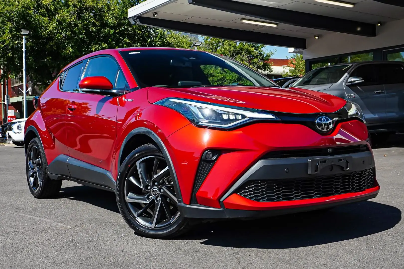 2023 Toyota C-HR Gallery Image 2