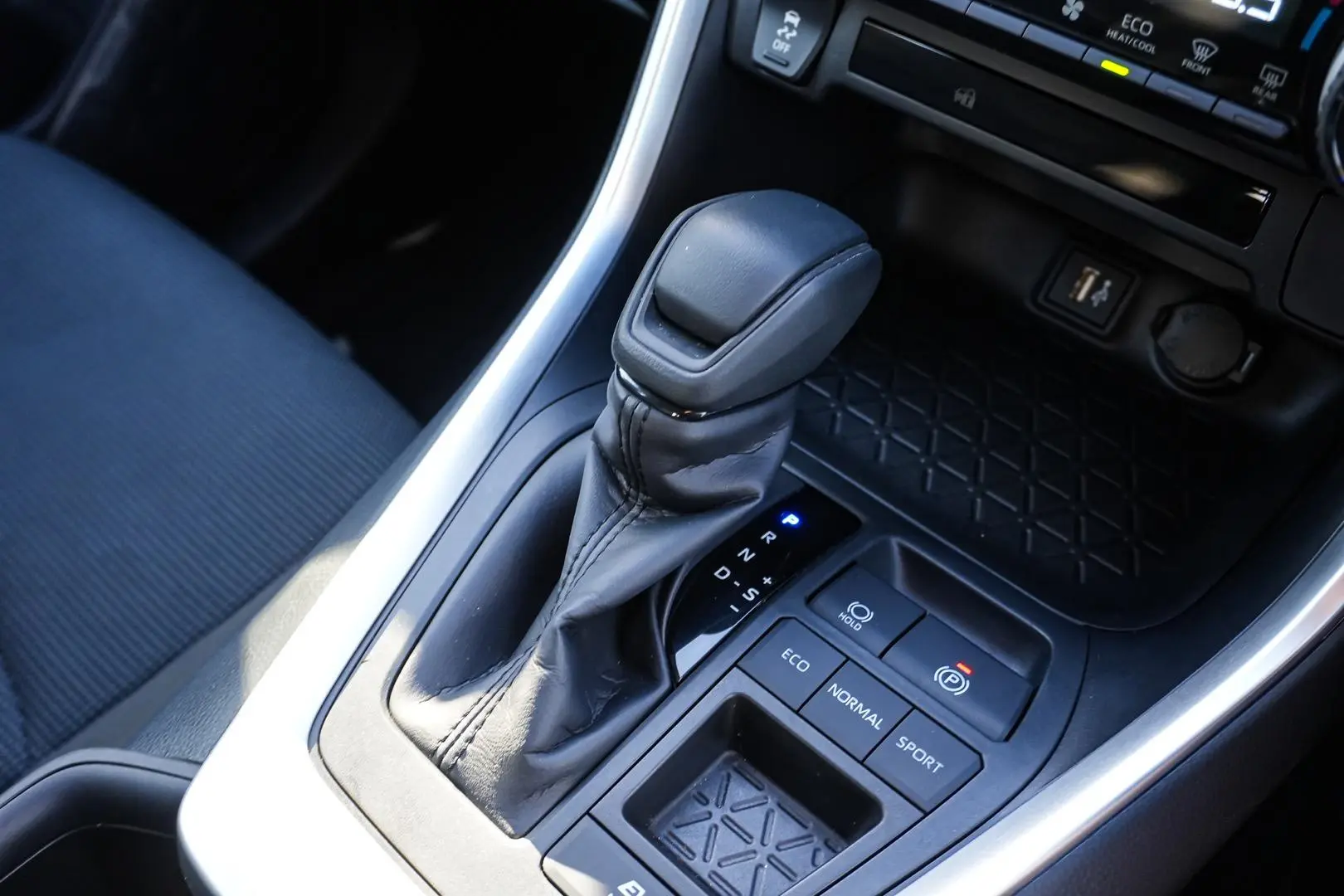 2024 Toyota RAV4 Gallery Image 21