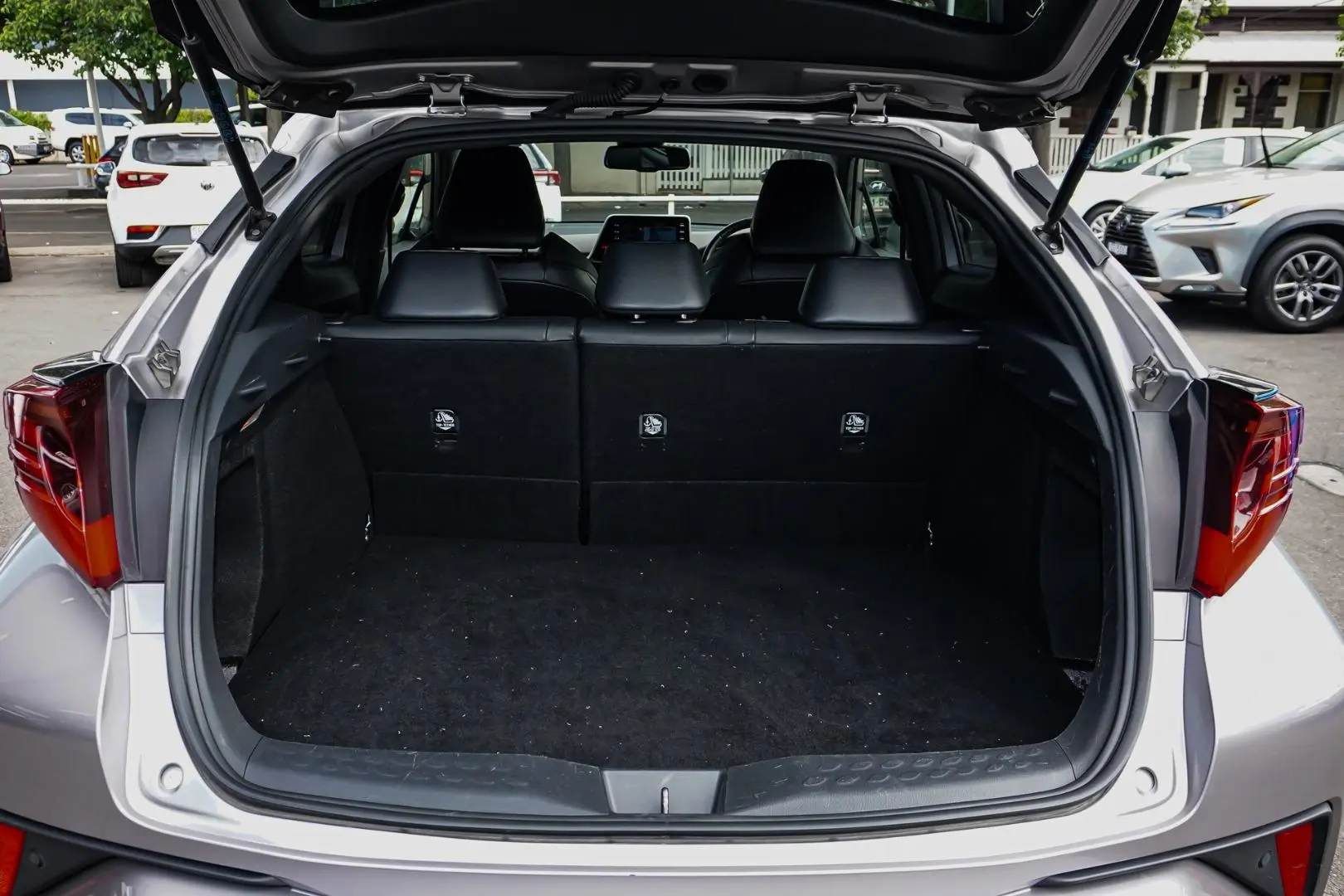 2023 Toyota C-HR Gallery Image 10