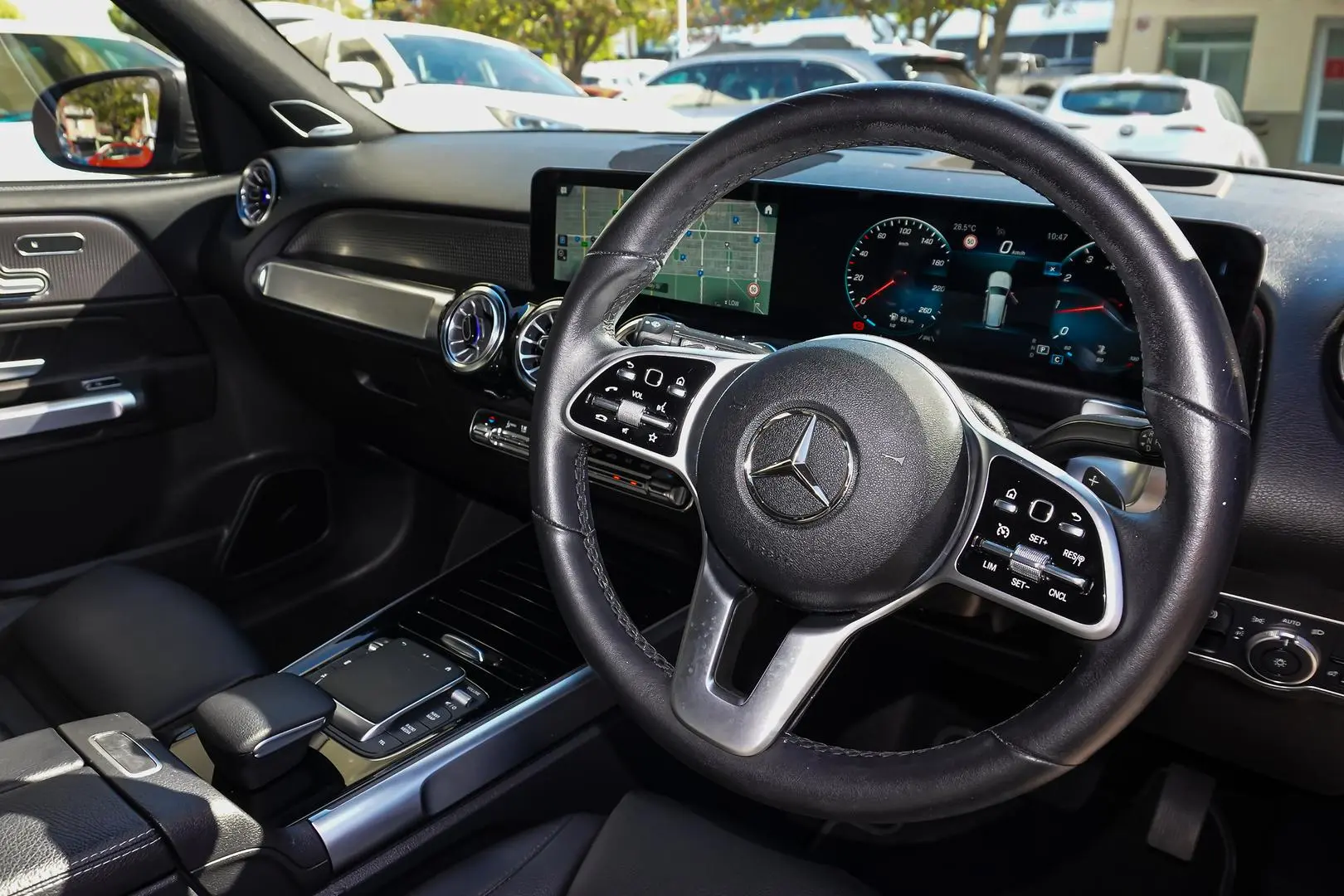 2021 Mercedes-Benz GLB-Class Gallery Image 6