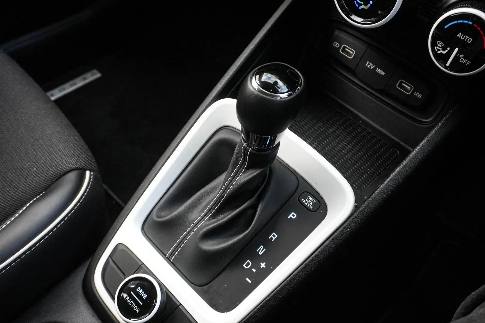 2022 Hyundai Venue Gallery Image 18