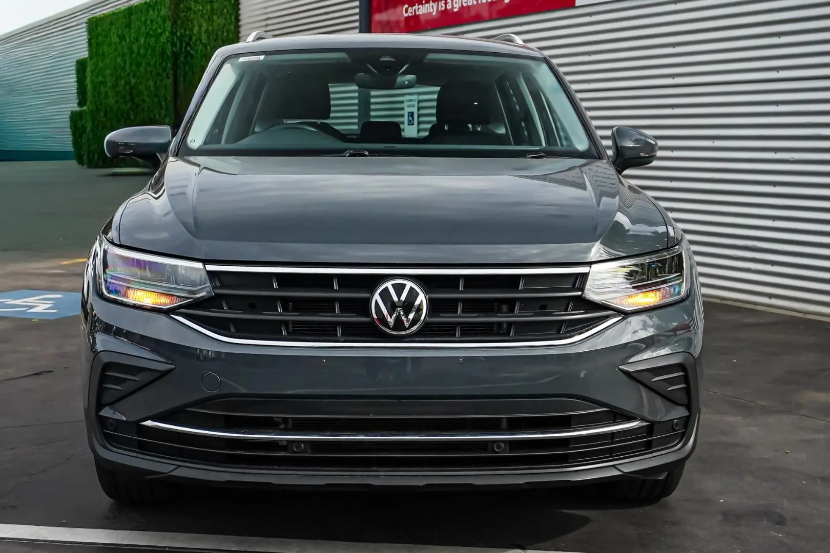 2023 Volkswagen Tiguan Gallery Image 5
