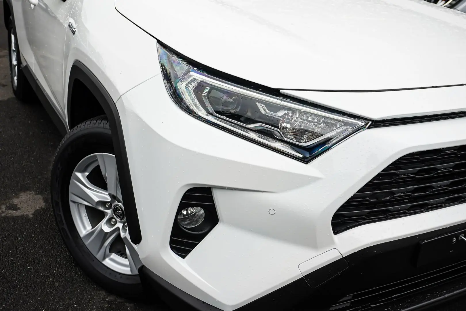 2020 Toyota RAV4 Gallery Image 11
