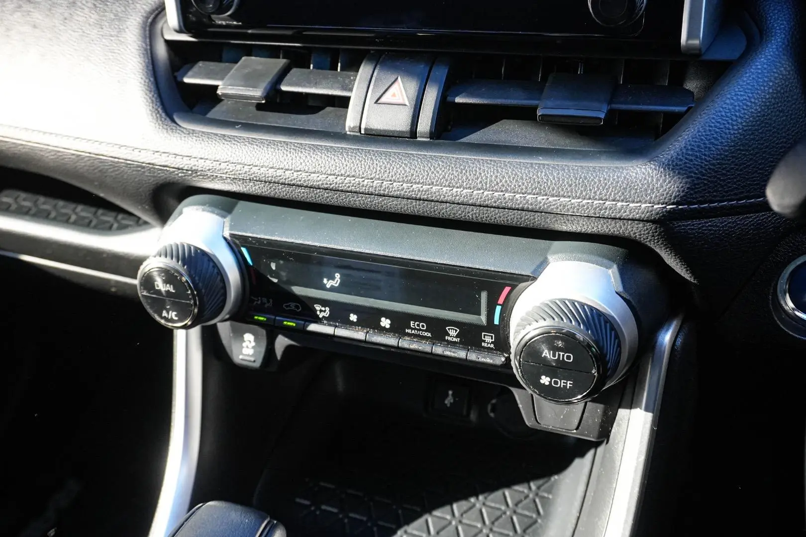 2021 Toyota RAV4 Gallery Image 24