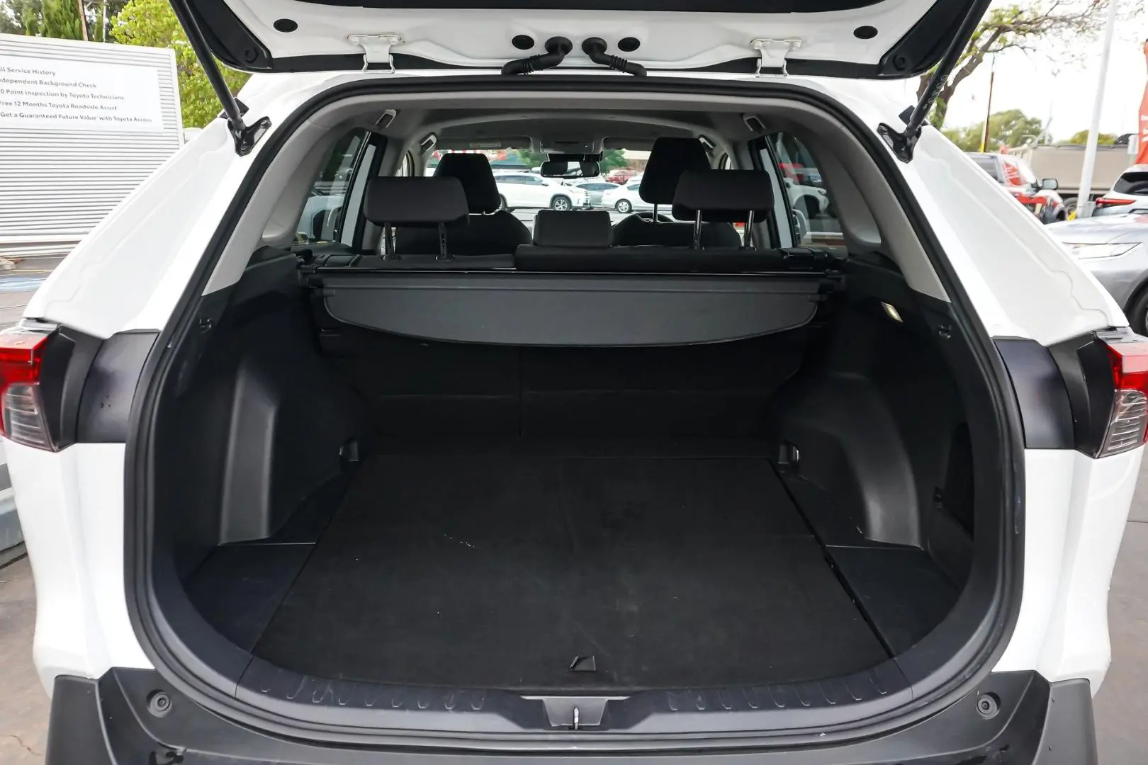 2024 Toyota RAV4 Gallery Image 10