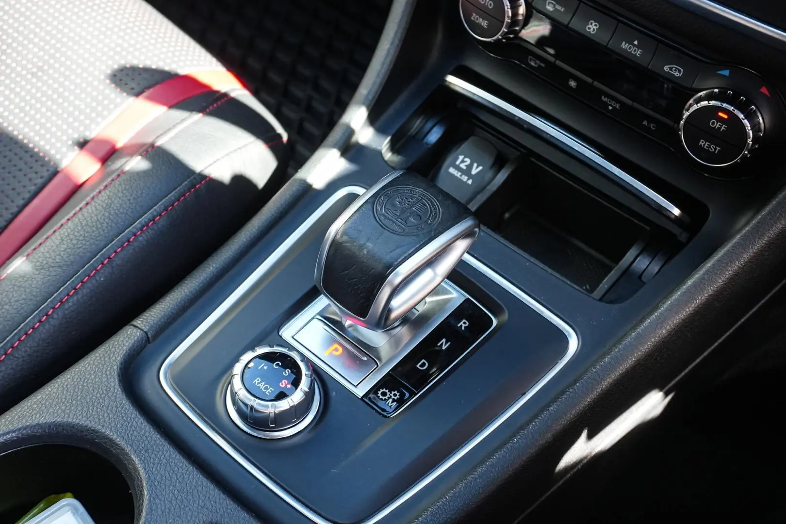 2016 Mercedes-Benz CLA-Class Gallery Image 18