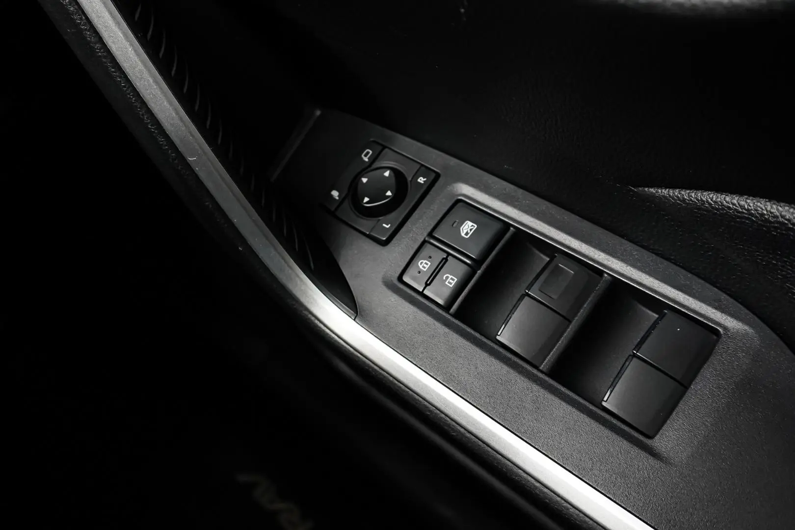 2019 Toyota RAV4 Gallery Image 21