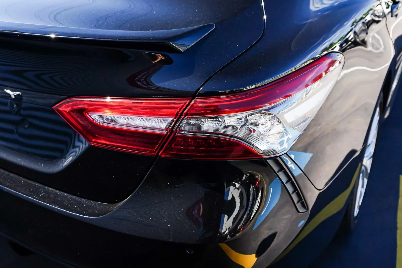 2019 Toyota Camry Gallery Image 15