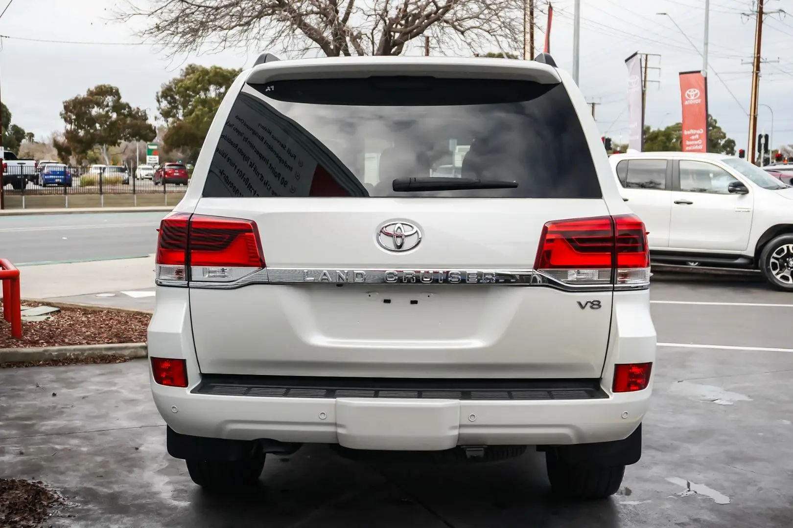 2021 Toyota Landcruiser Gallery Image 6