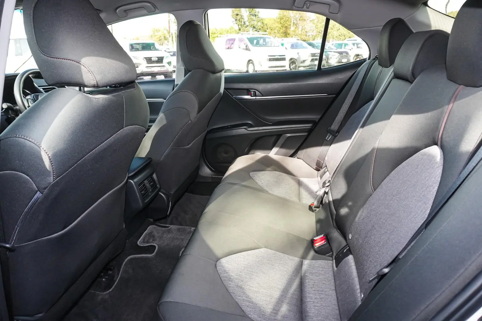 2018 Toyota Camry Gallery Image 8