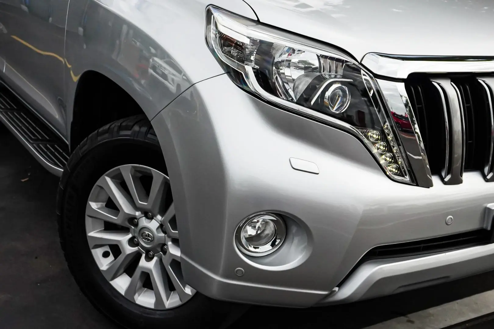 2016 Toyota Landcruiser Prado Gallery Image 13