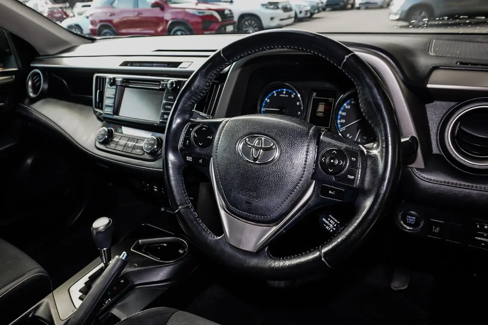 2018 Toyota RAV4 Gallery Image 7