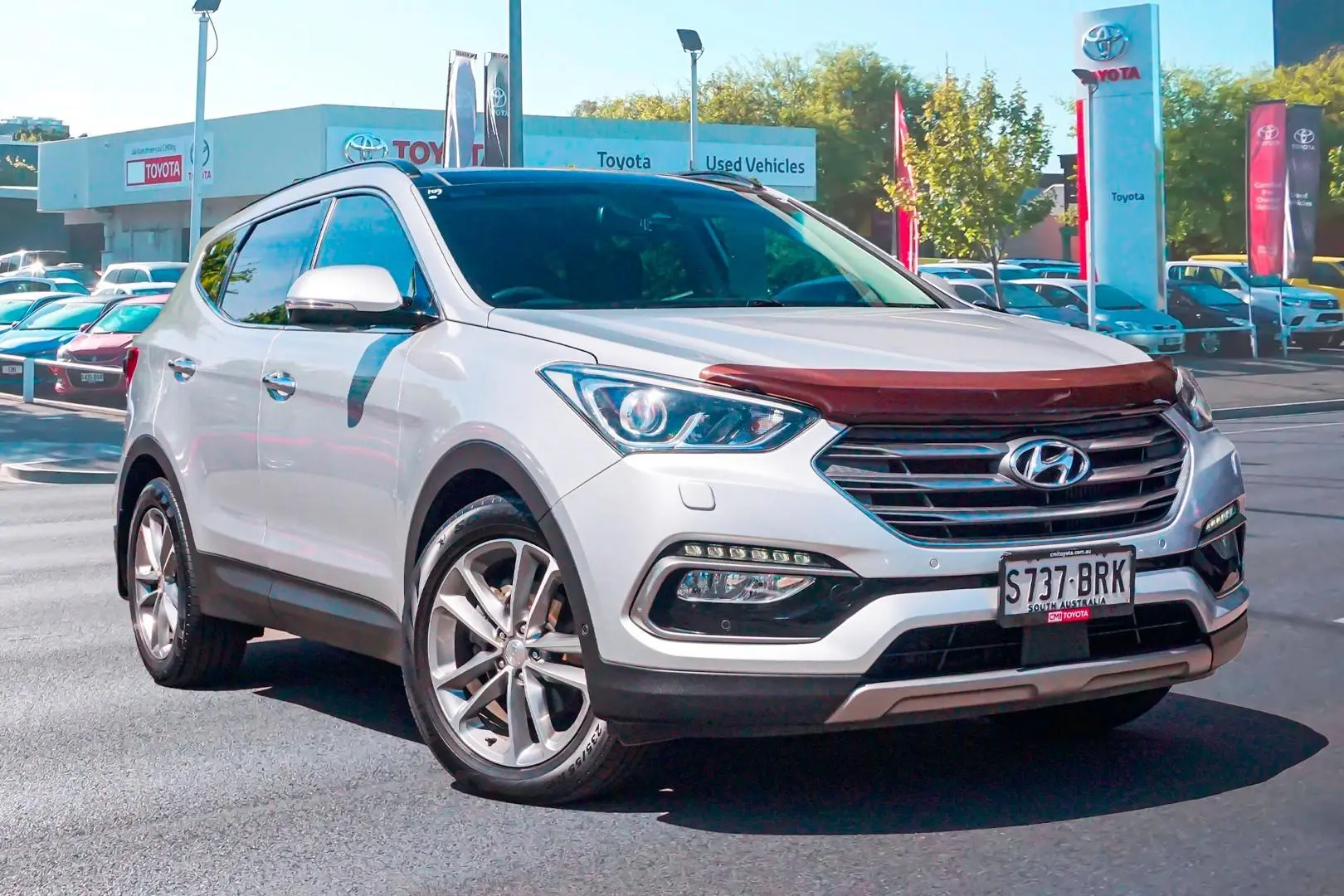 2016 Hyundai Santa Fe Gallery Image 1