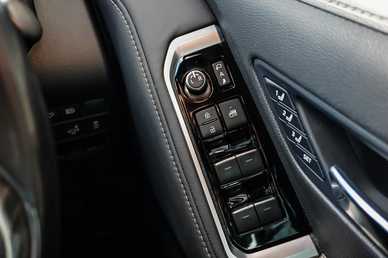 2022 Toyota Landcruiser Gallery Image 24