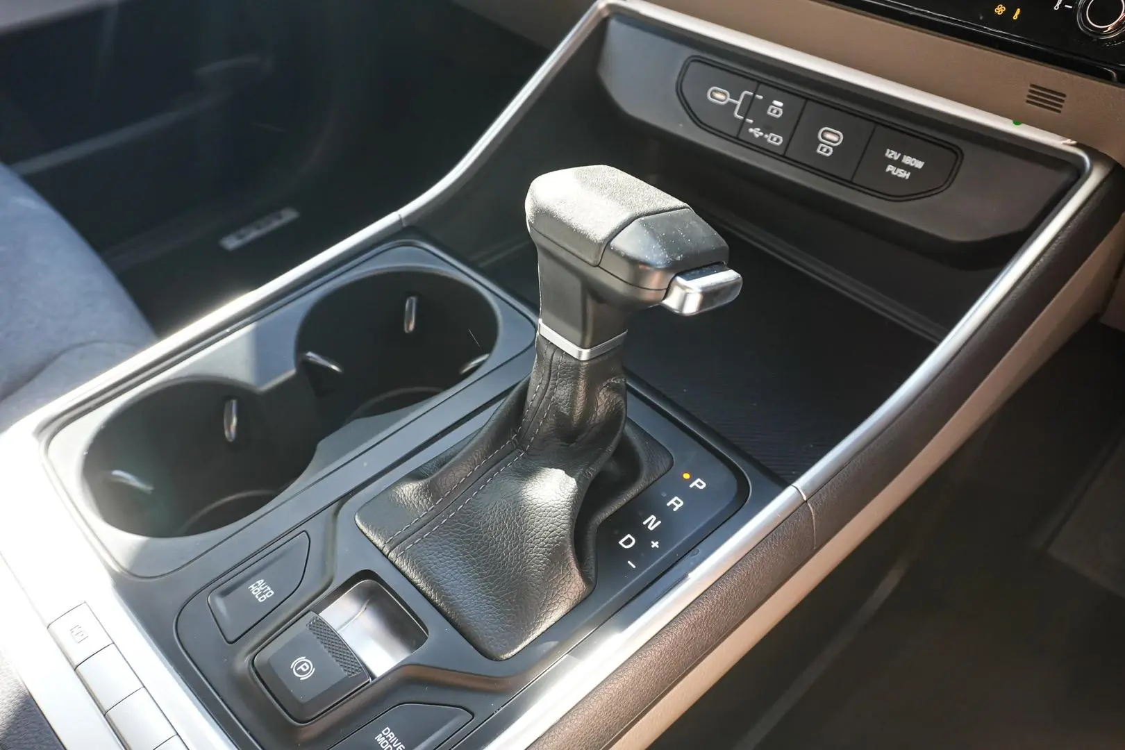 2024 Kia Carnival Gallery Image 18