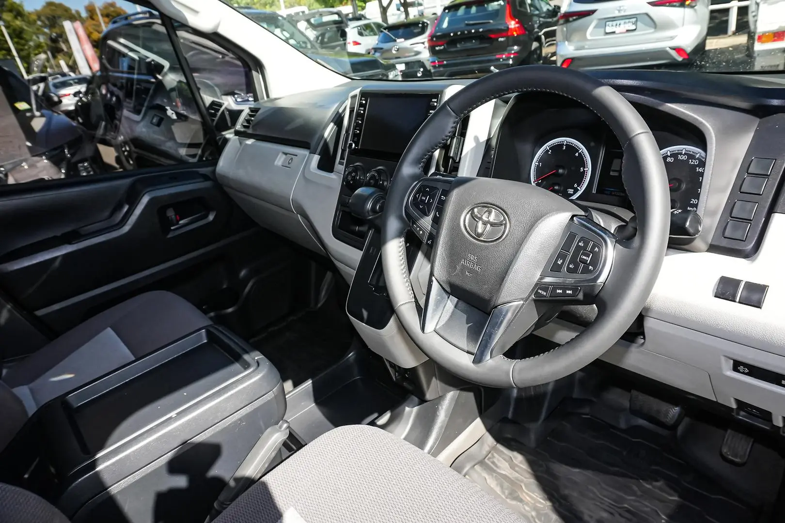 2022 Toyota Hiace Gallery Image 6