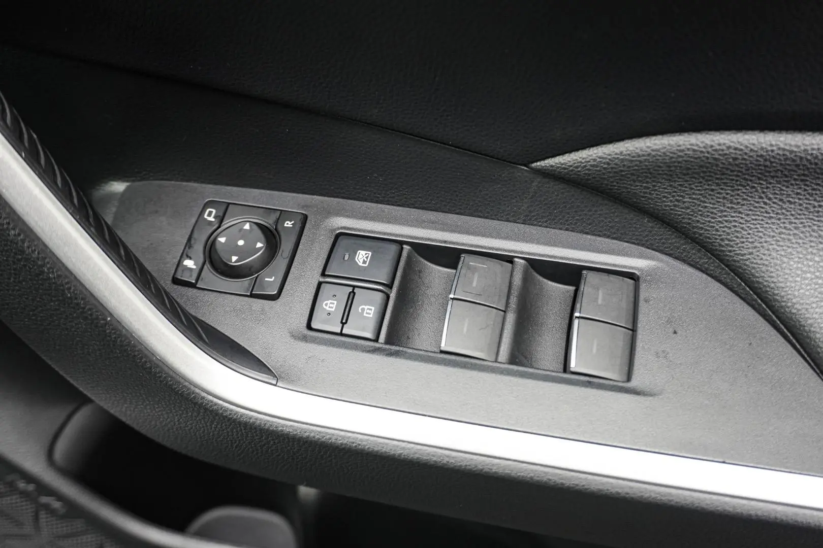 2024 Toyota RAV4 Gallery Image 16