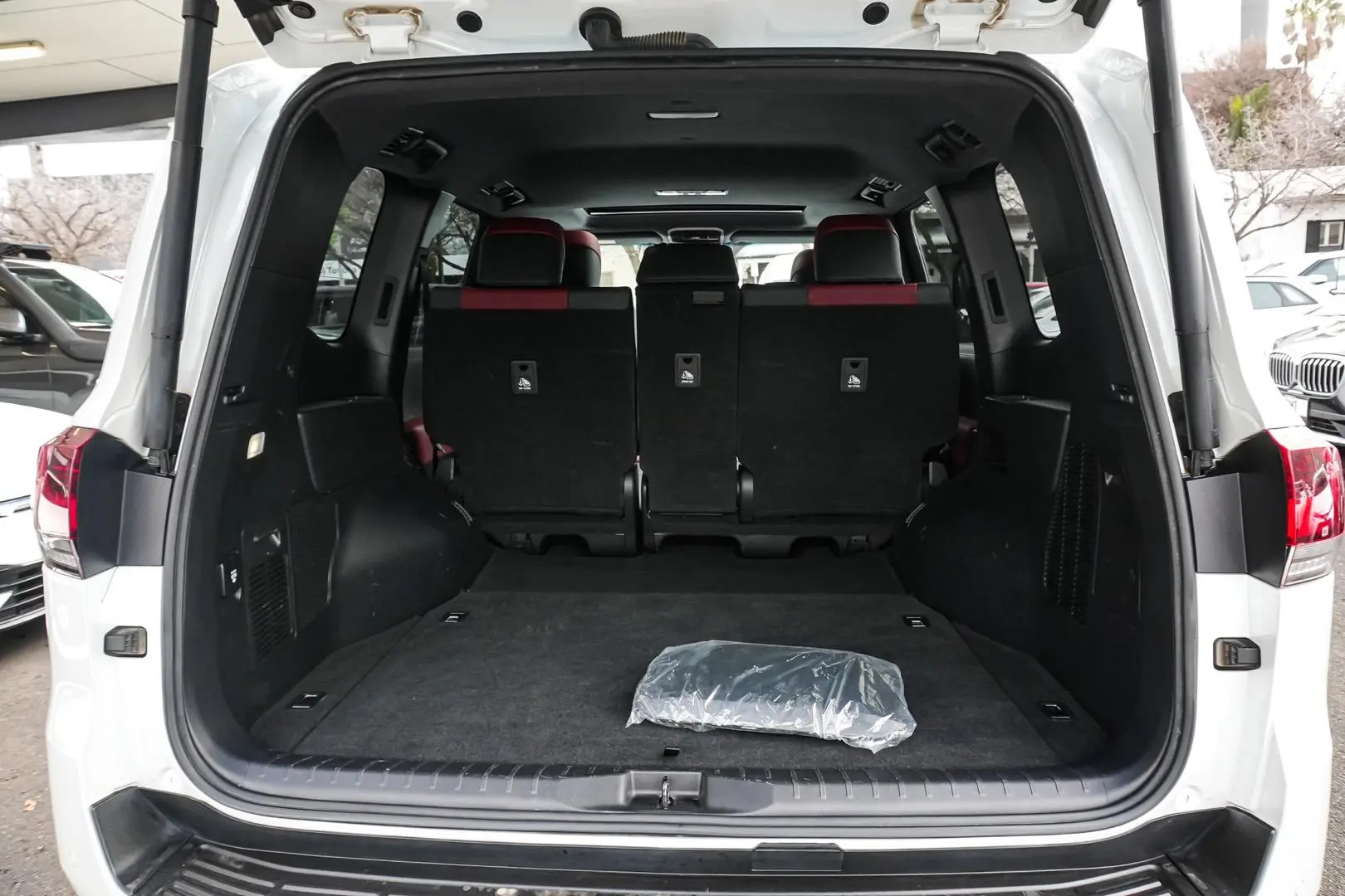 2022 Toyota Landcruiser Gallery Image 11