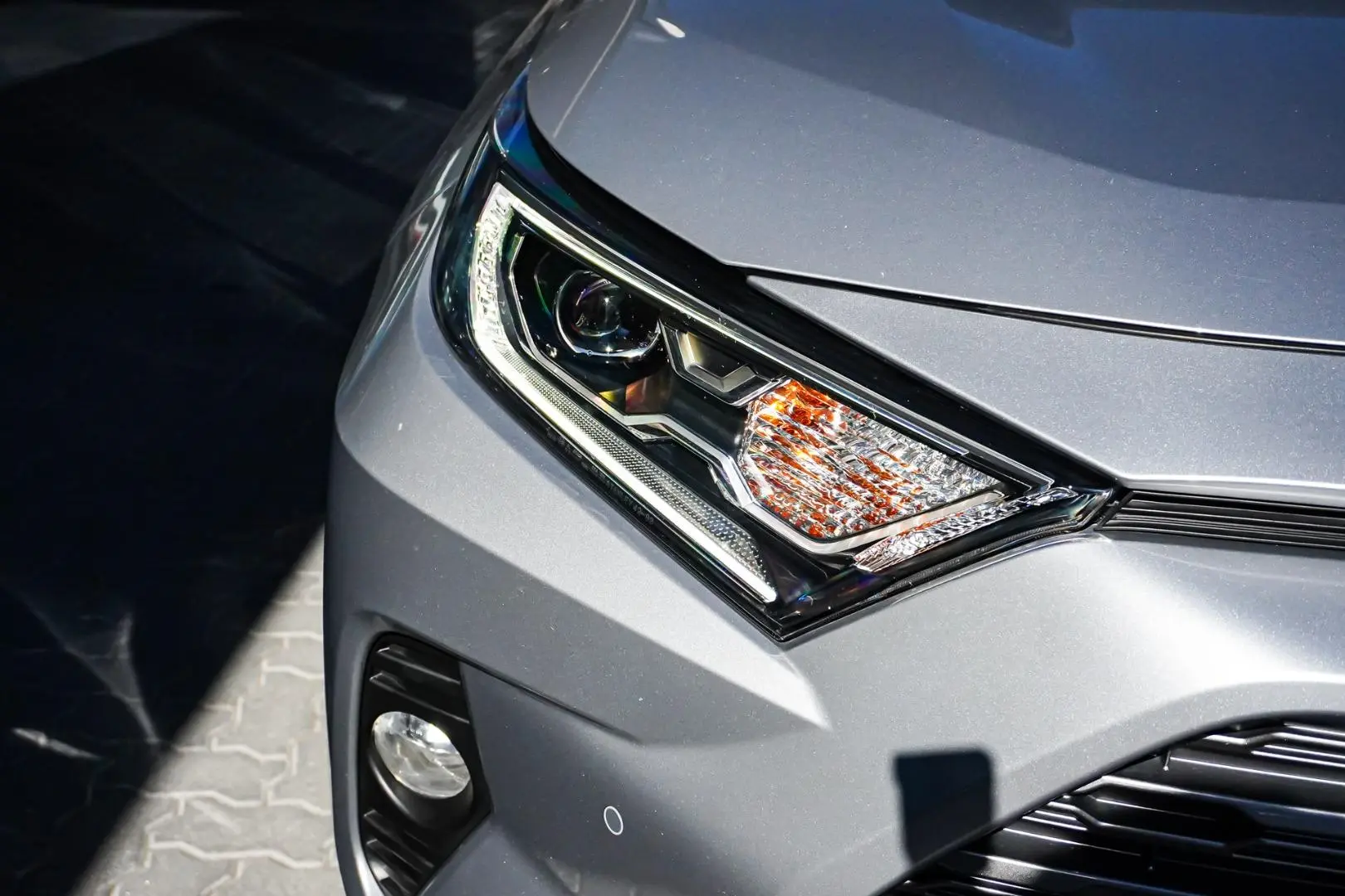 2020 Toyota RAV4 Gallery Image 12
