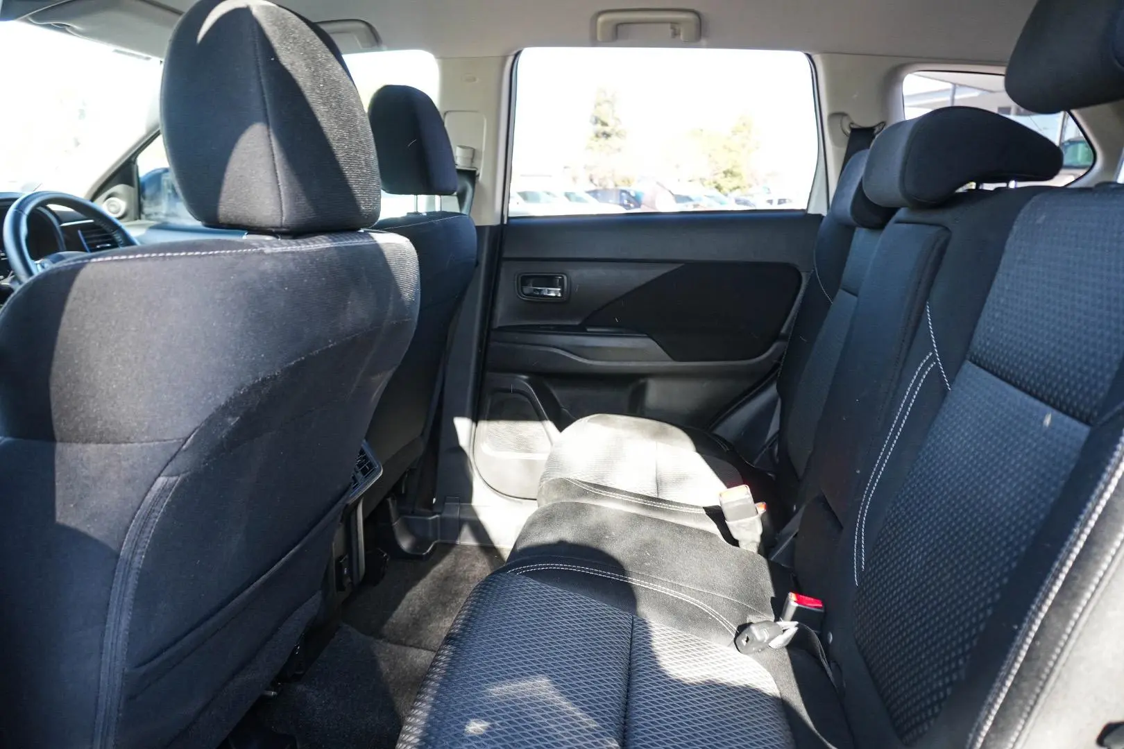 2019 Mitsubishi Outlander Gallery Image 8