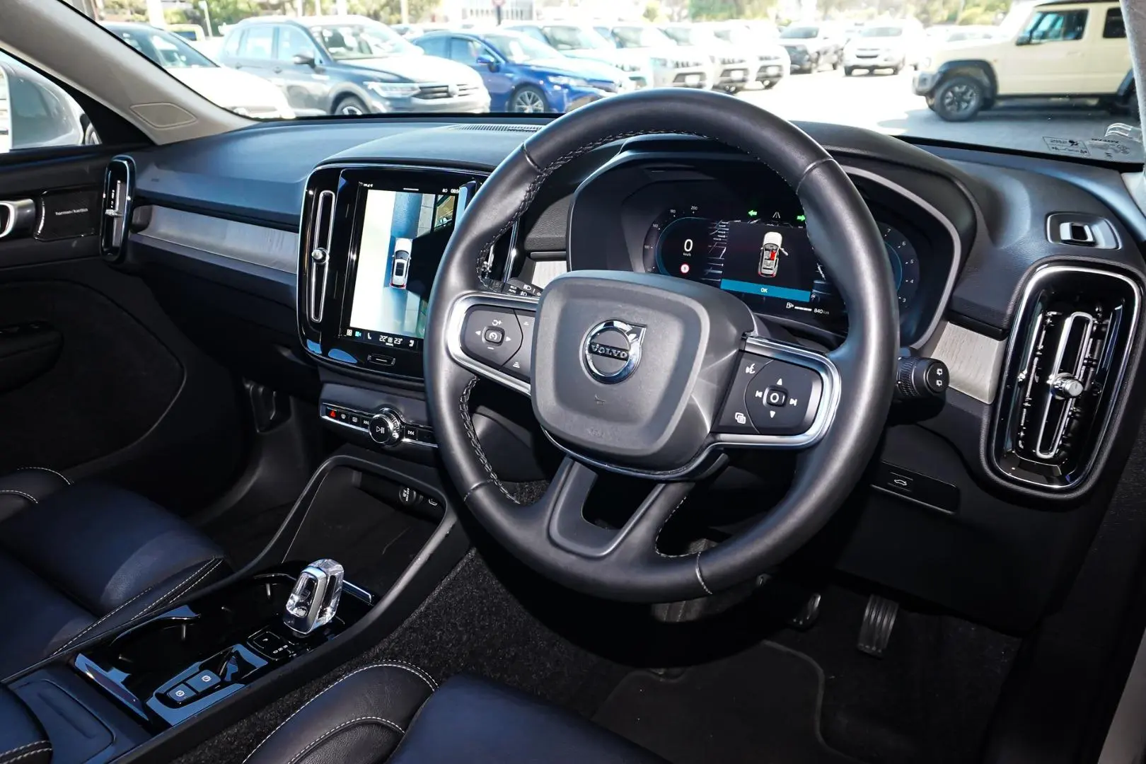 2023 Volvo XC40 Gallery Image 7