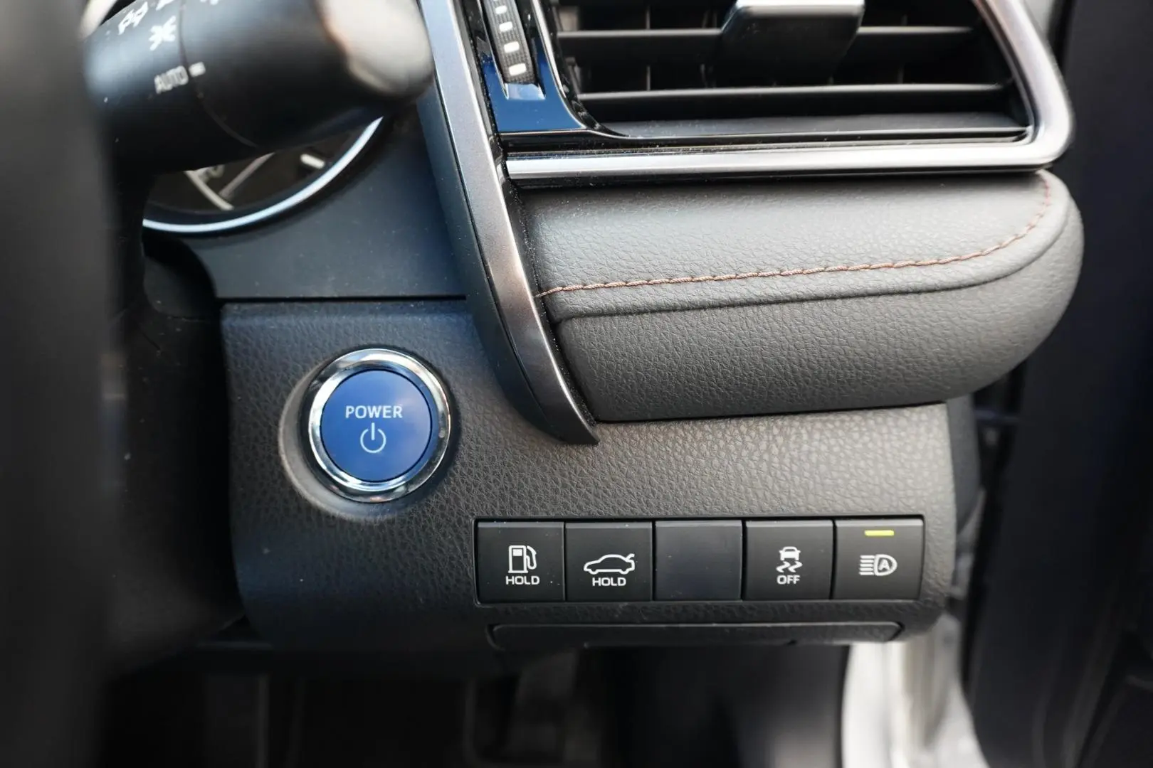 2019 Toyota Camry Gallery Image 27