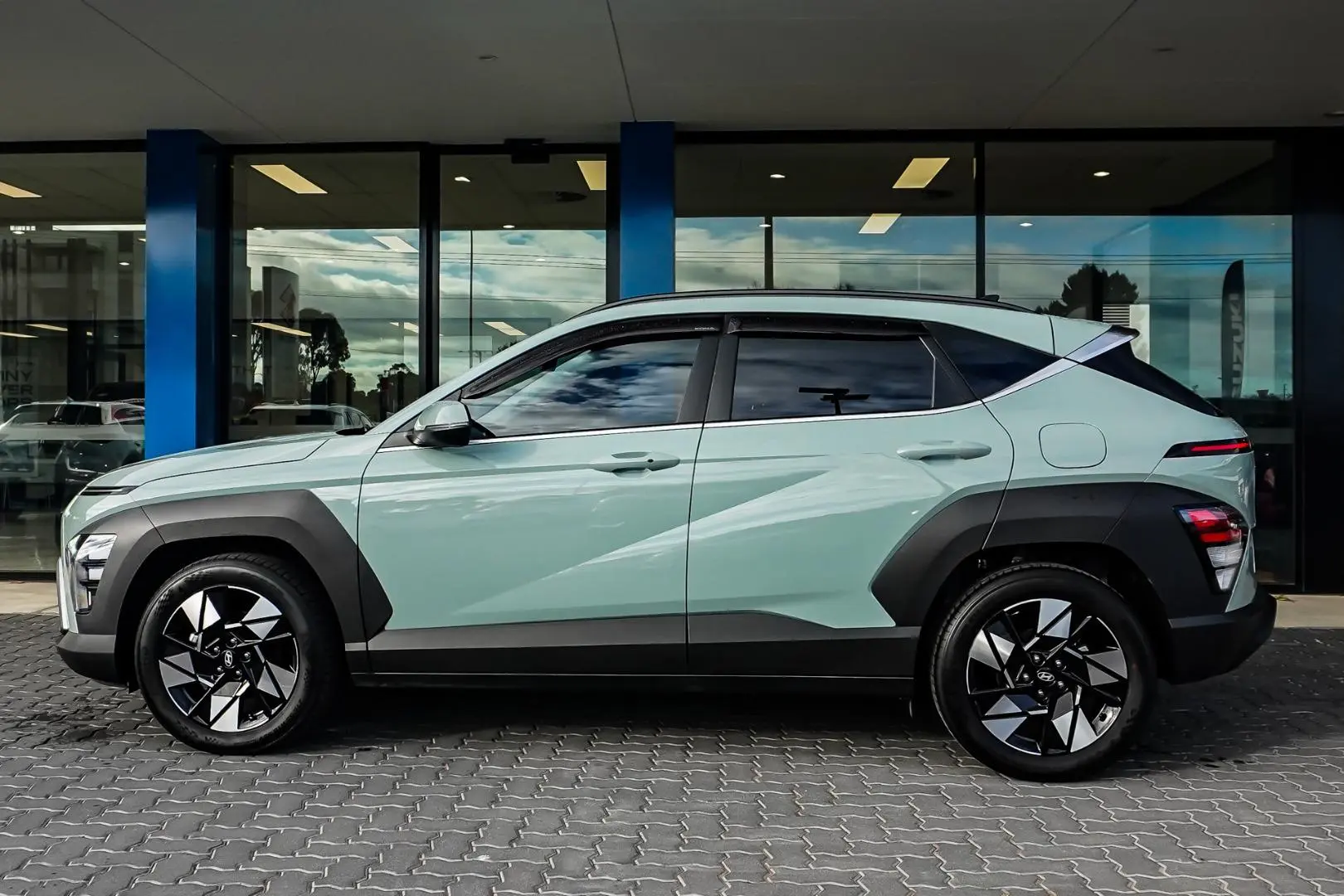 2024 Hyundai Kona Gallery Image 3