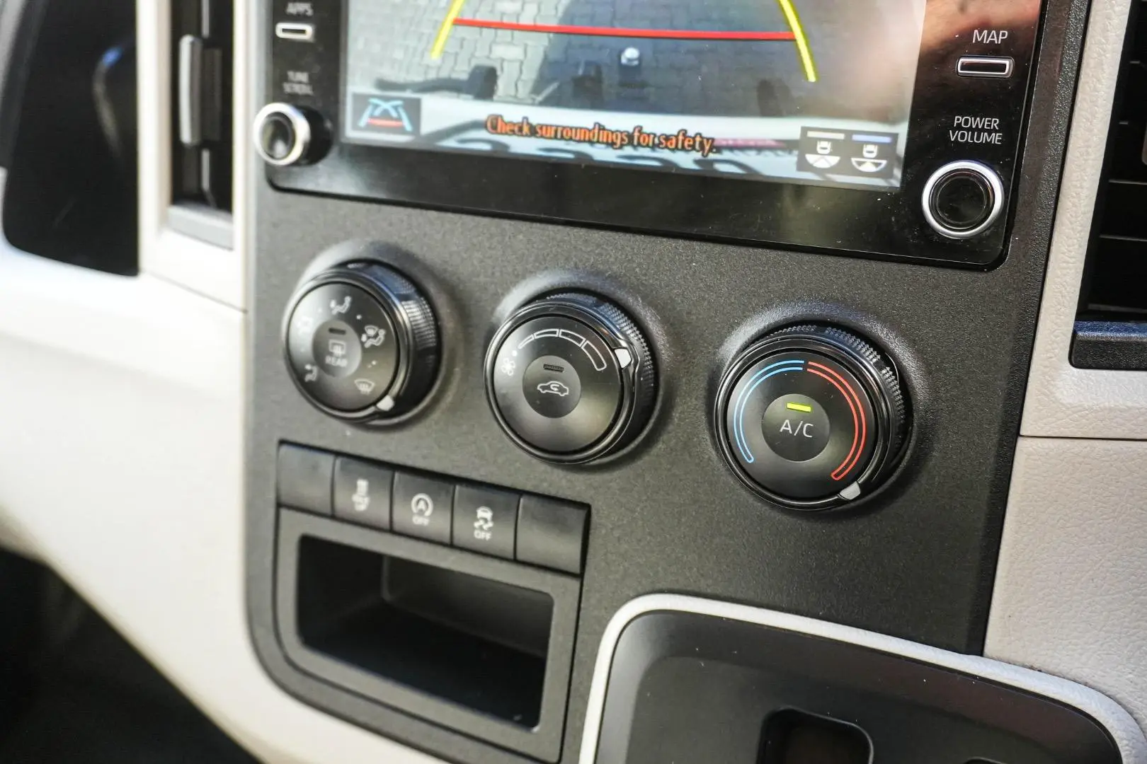 2020 Toyota Hiace Gallery Image 23