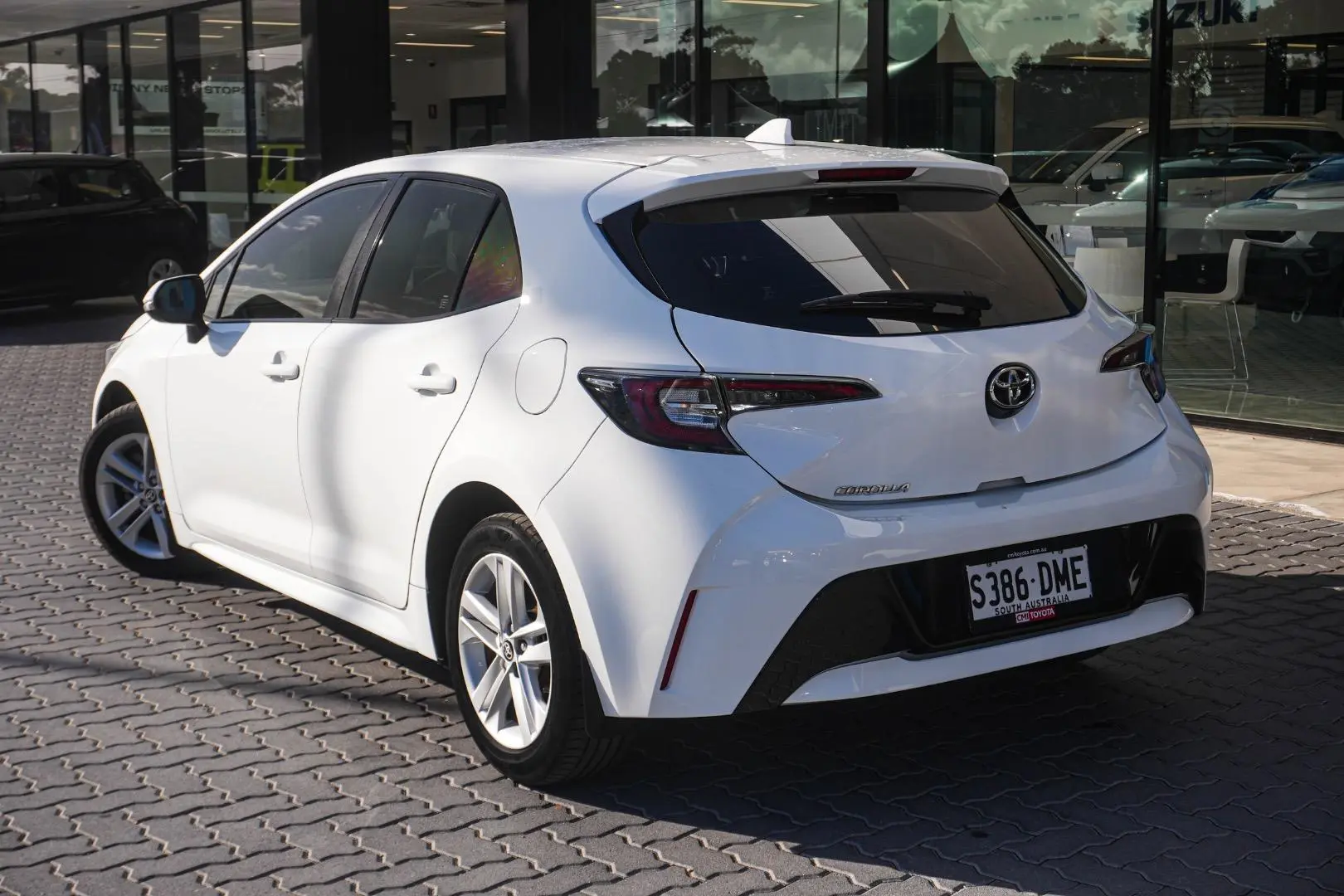 2019 Toyota Corolla Gallery Image 3