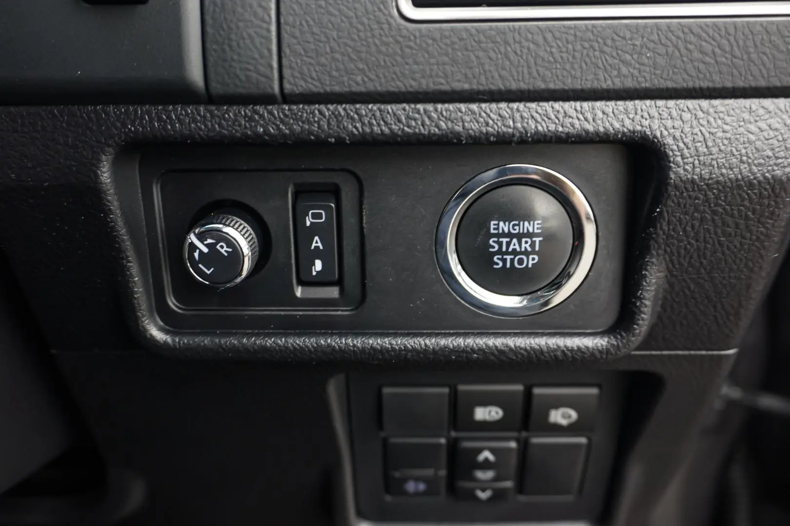 2022 Toyota Landcruiser Prado Gallery Image 24