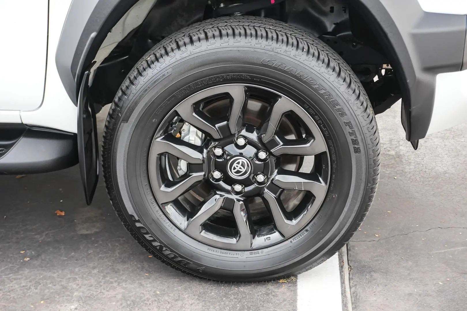 2024 Toyota Hilux Gallery Image 12