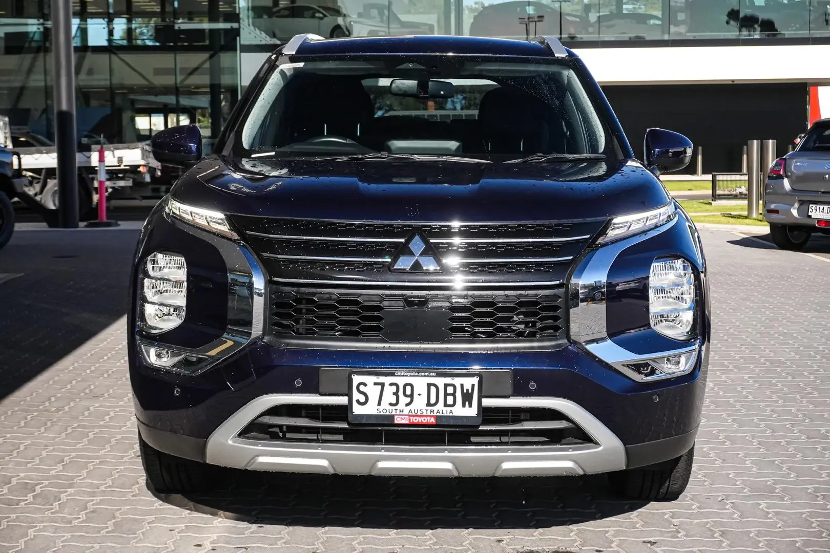 2022 Mitsubishi Outlander Gallery Image 5