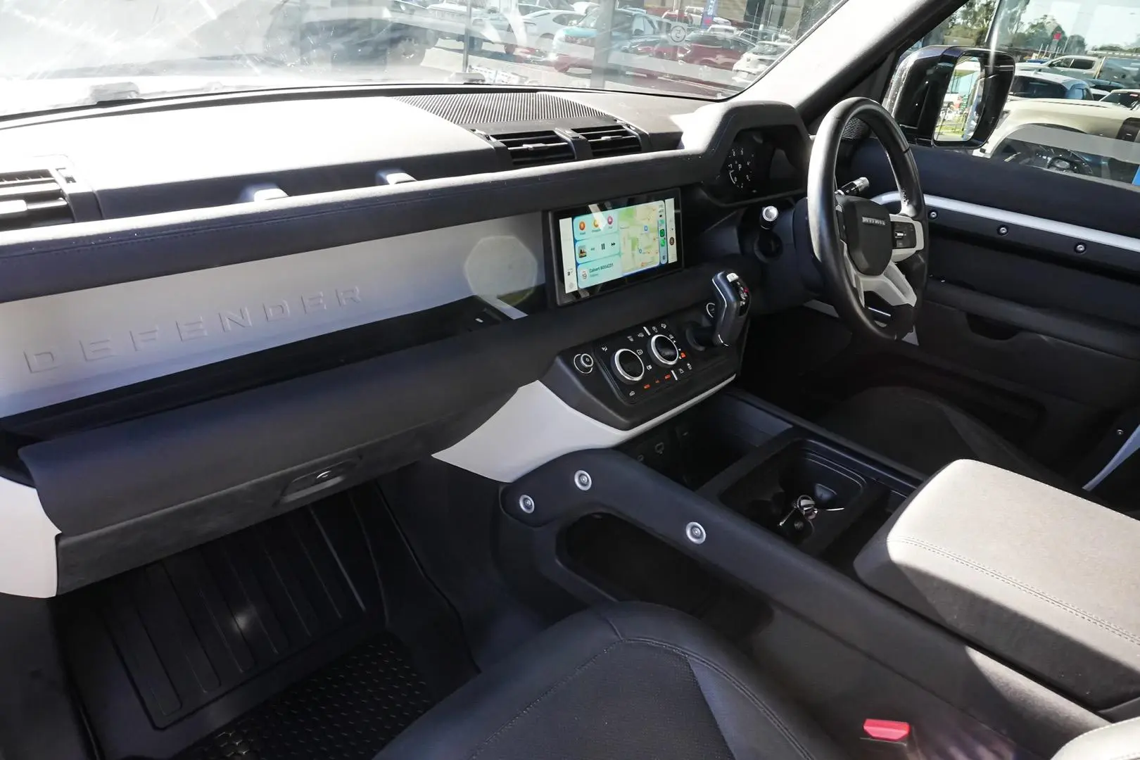 2021 Land Rover Defender Gallery Image 12